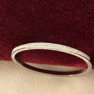 NWOT Silver Toned Sparkly Bangle